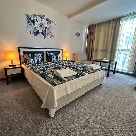 Berlin Golden Romance * غولدن ساندز